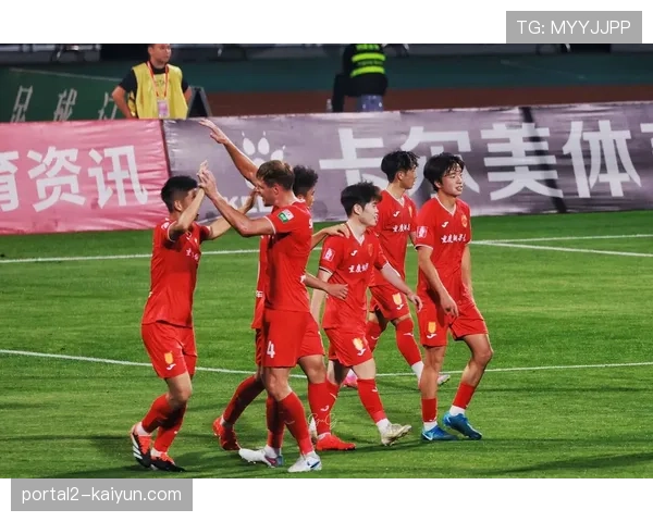 武汉三镇1-2重庆铜梁龙，卡迪斯头球破门难挽败局